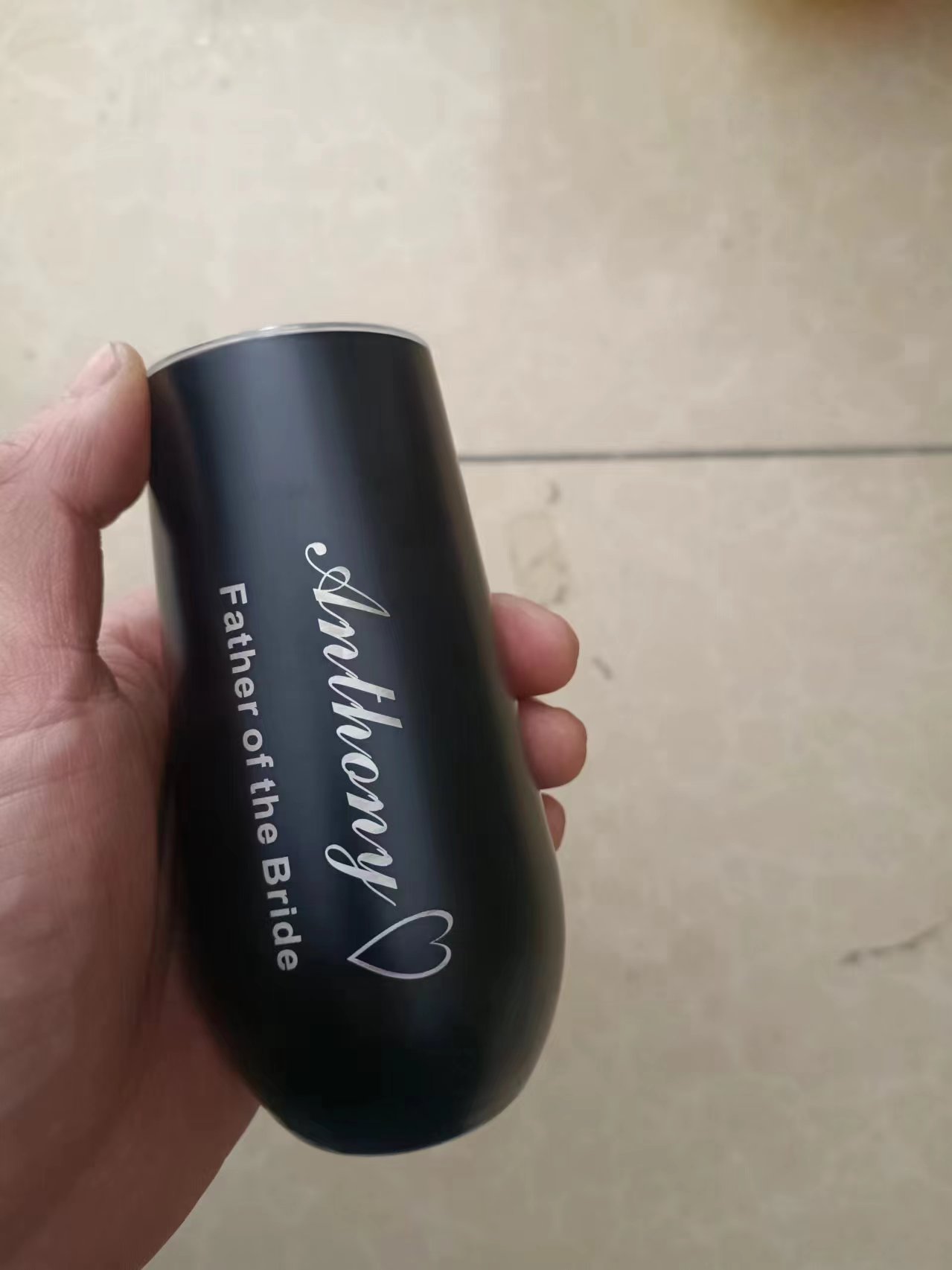 Gobelet isotherme Swig en acie - Wine Beer Logo avis et prix